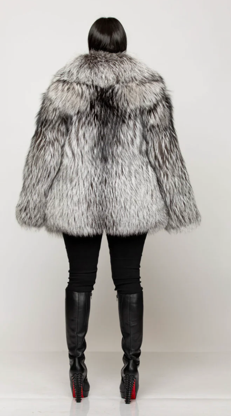 Size M: Selena silver fox fur