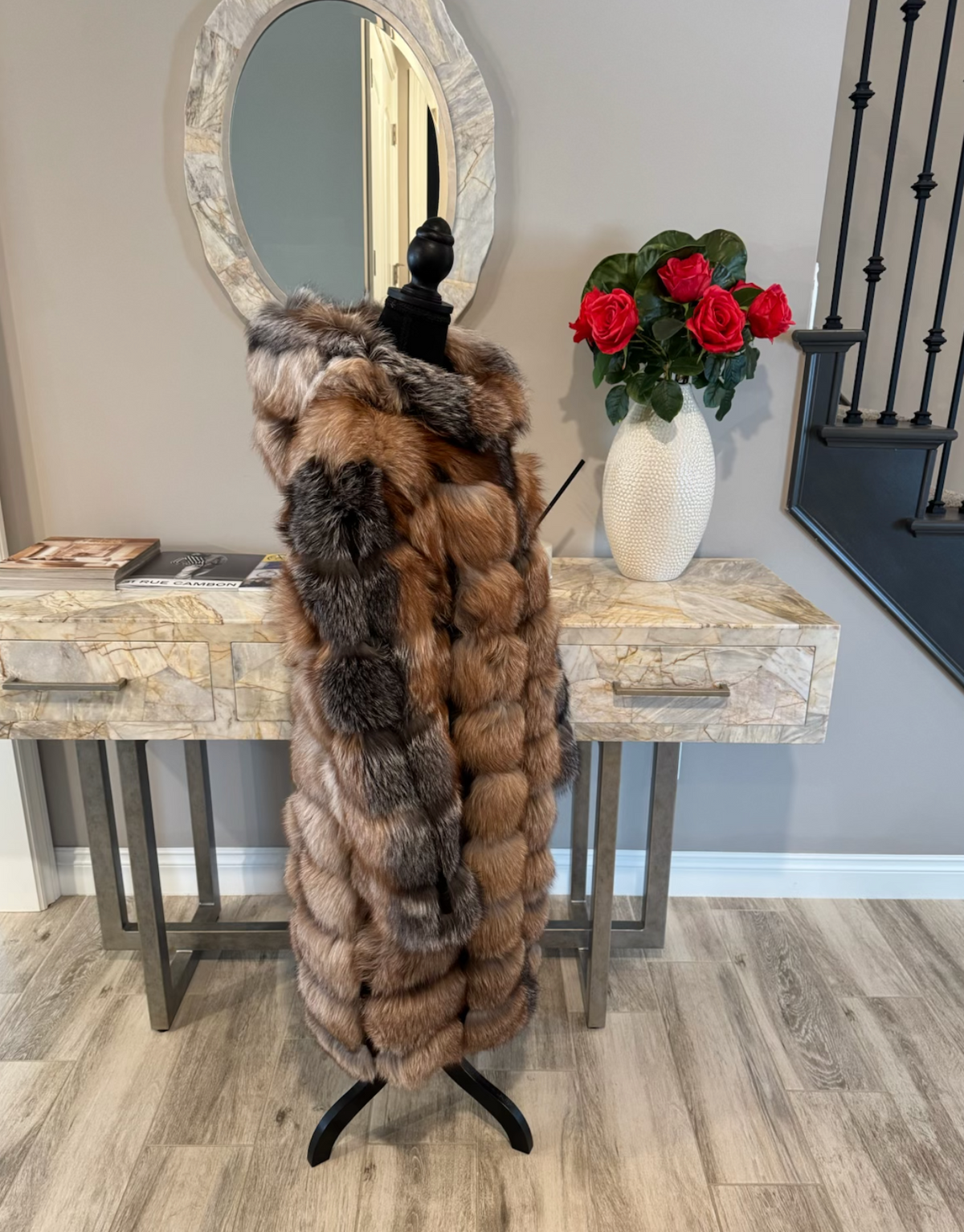 Size XL: Eva fur with detachable sleeves and hood
