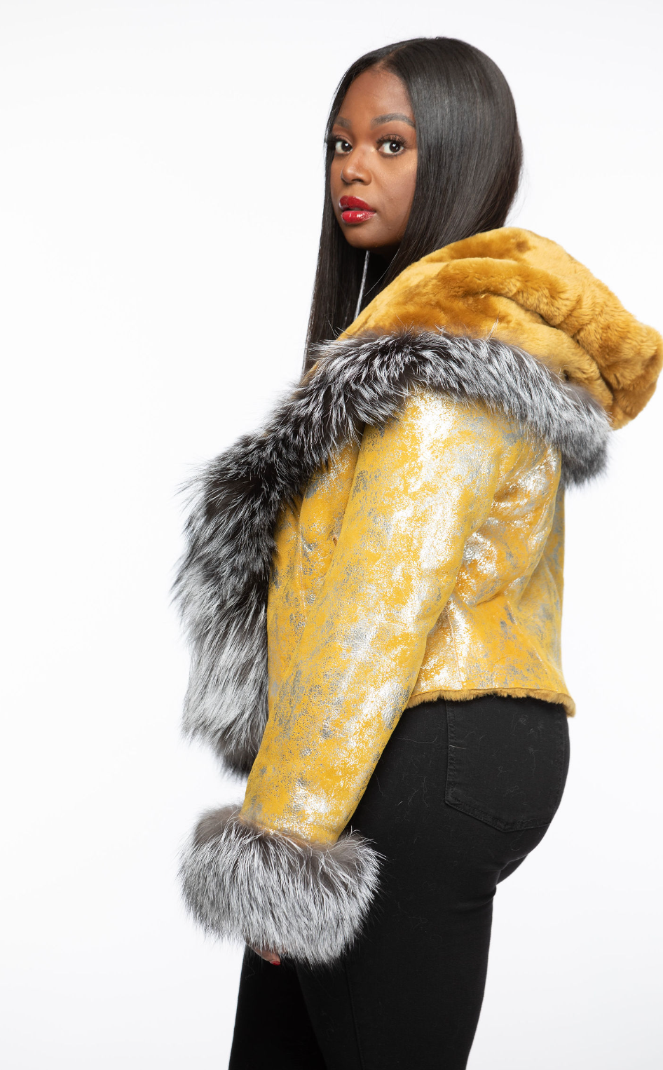Size L . Cropped Yellow Shearling