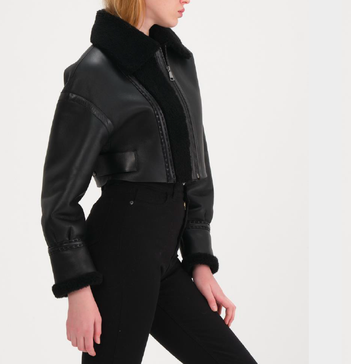 Size M: BLack Cropped Shearling