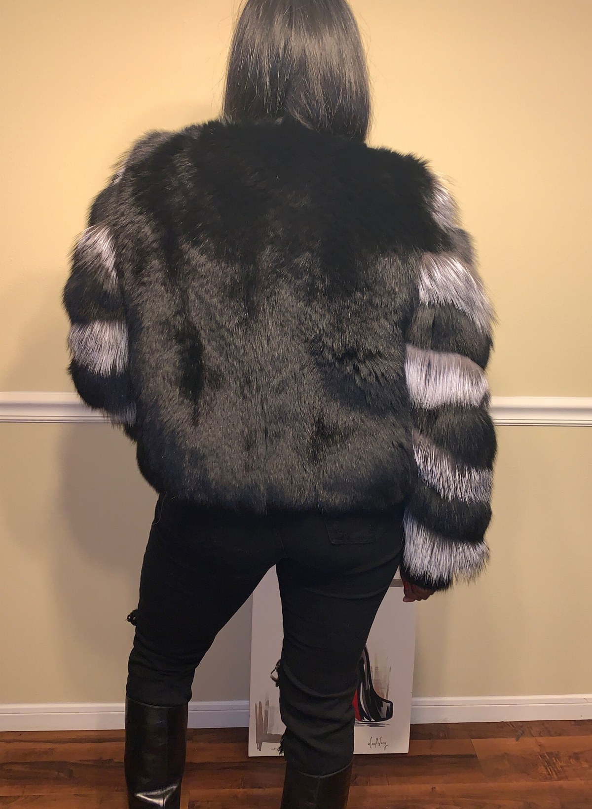 Silver fox tiger stripe sleeve . Size L.