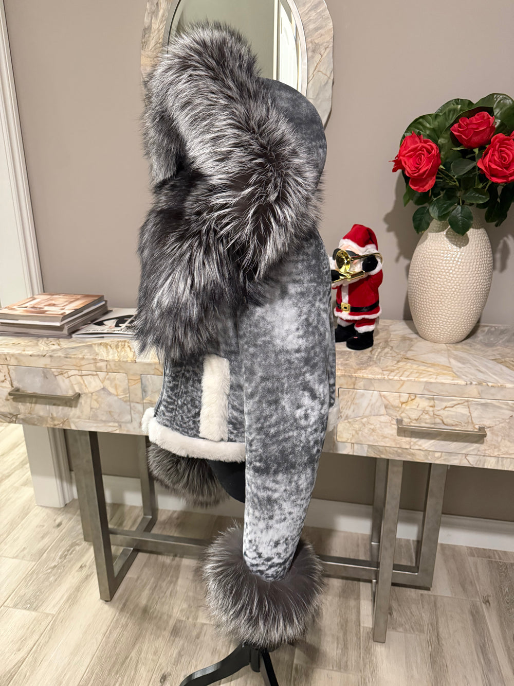 Size XL cropped shearling with detachable hood