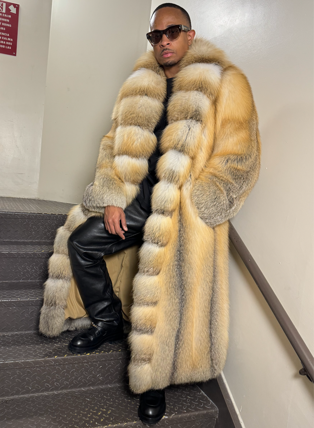 MEN - FULL LENGTH GOLDEN ISLAND FOX FUR