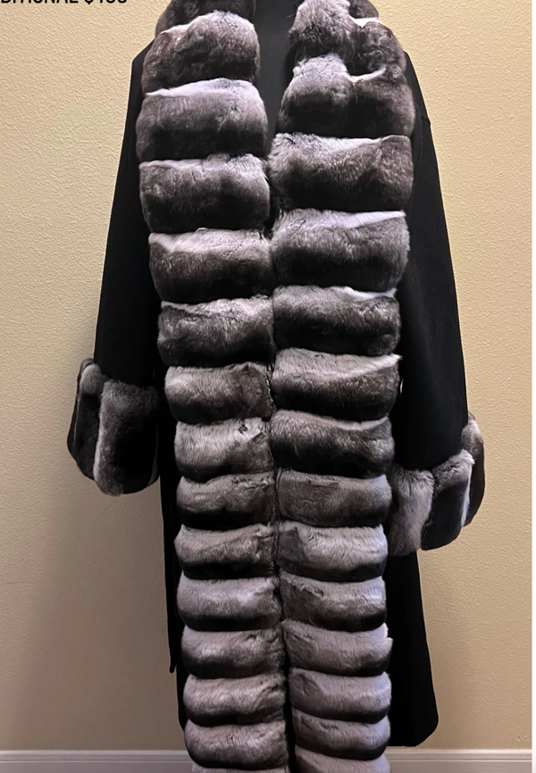 Size M (can fit L) Cashmere and Chinchilla coat