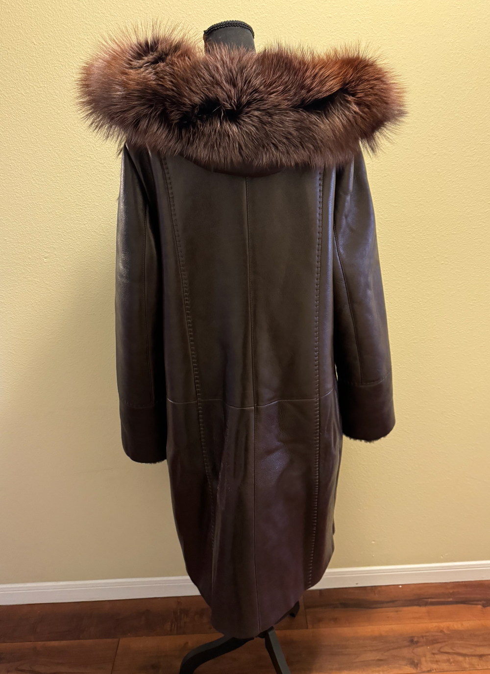 Best fits size L/XL: Brown shearling with fur