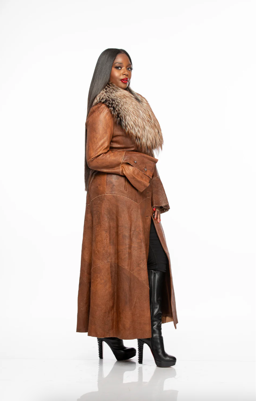 Size M: Eva leather coat w/ detachable fur