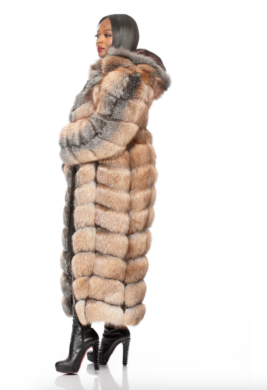 Size XL : Gina with detachable sleeves and hood crystal