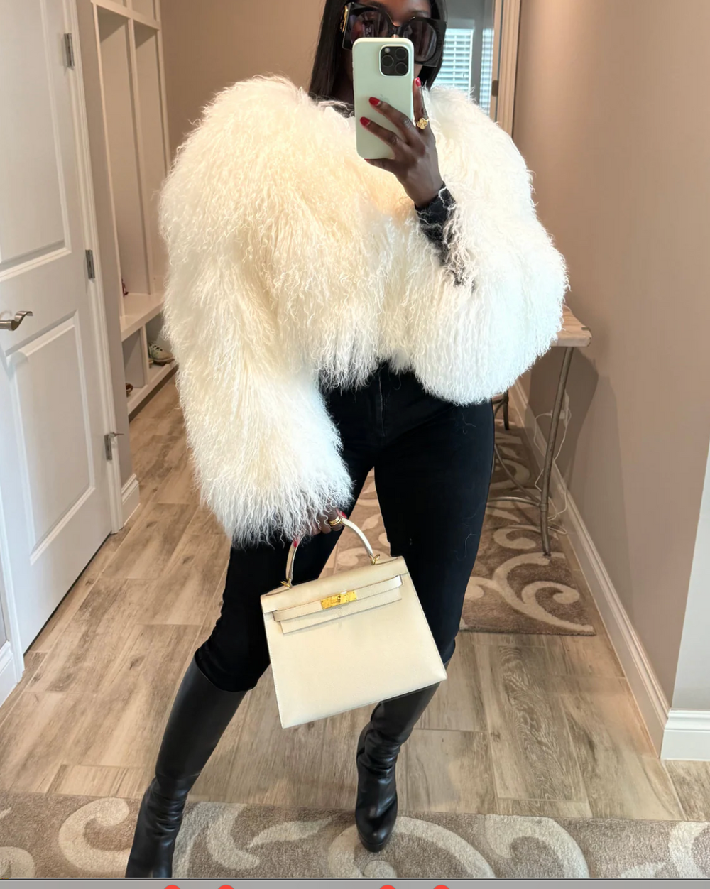Size XL: Mariah Mongolian