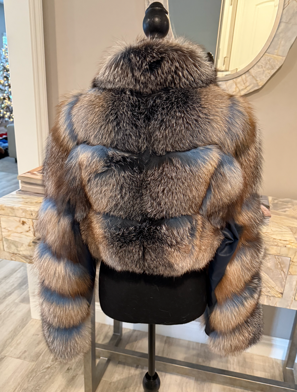 Best fits Size L: In lighter Blue