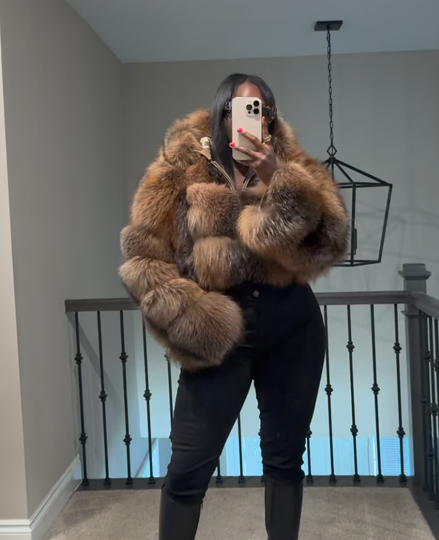 Best fits L/XL Chloe pretty brown detachable hood.