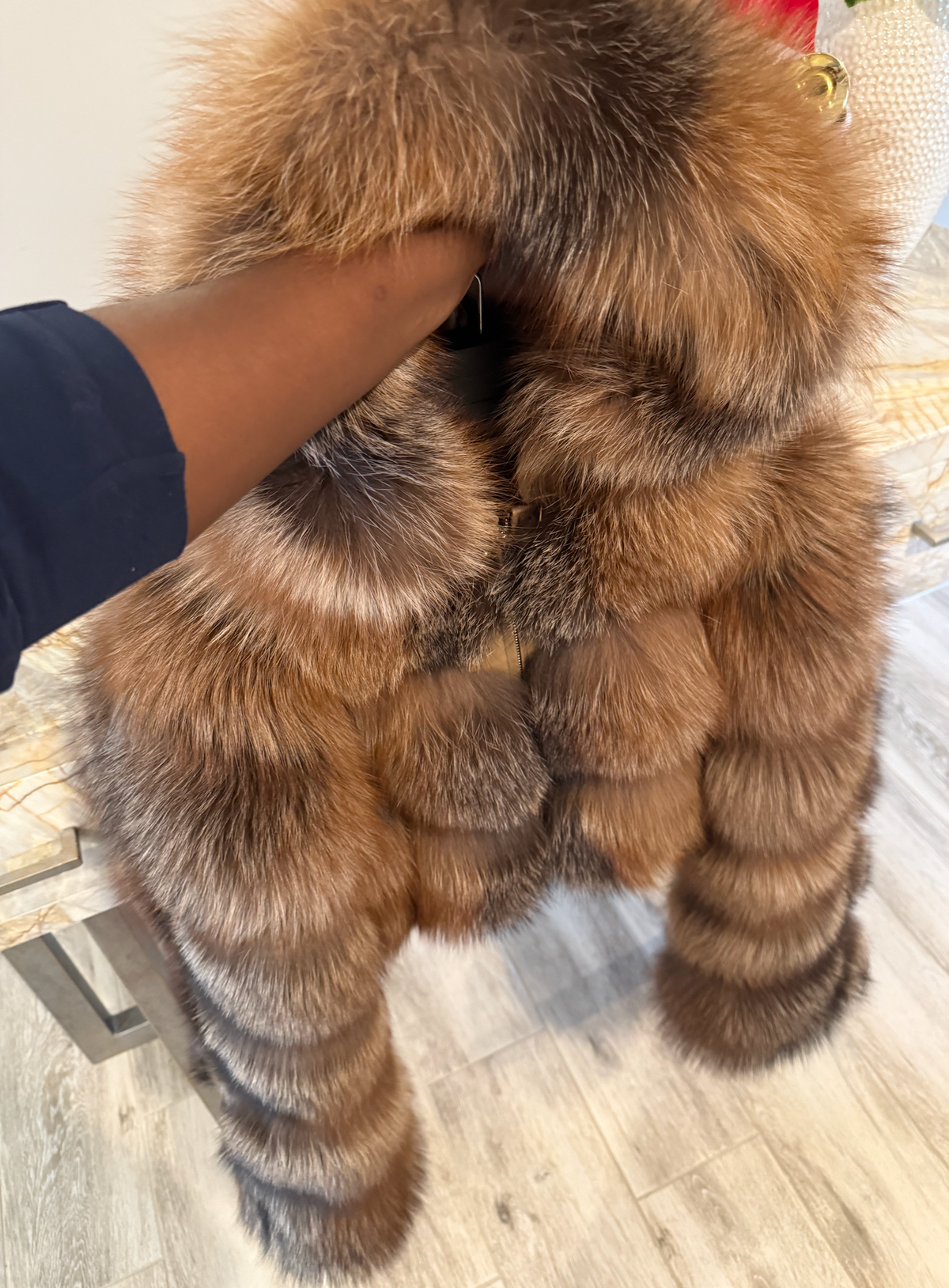 Best fits L/XL Chloe pretty brown detachable hood.