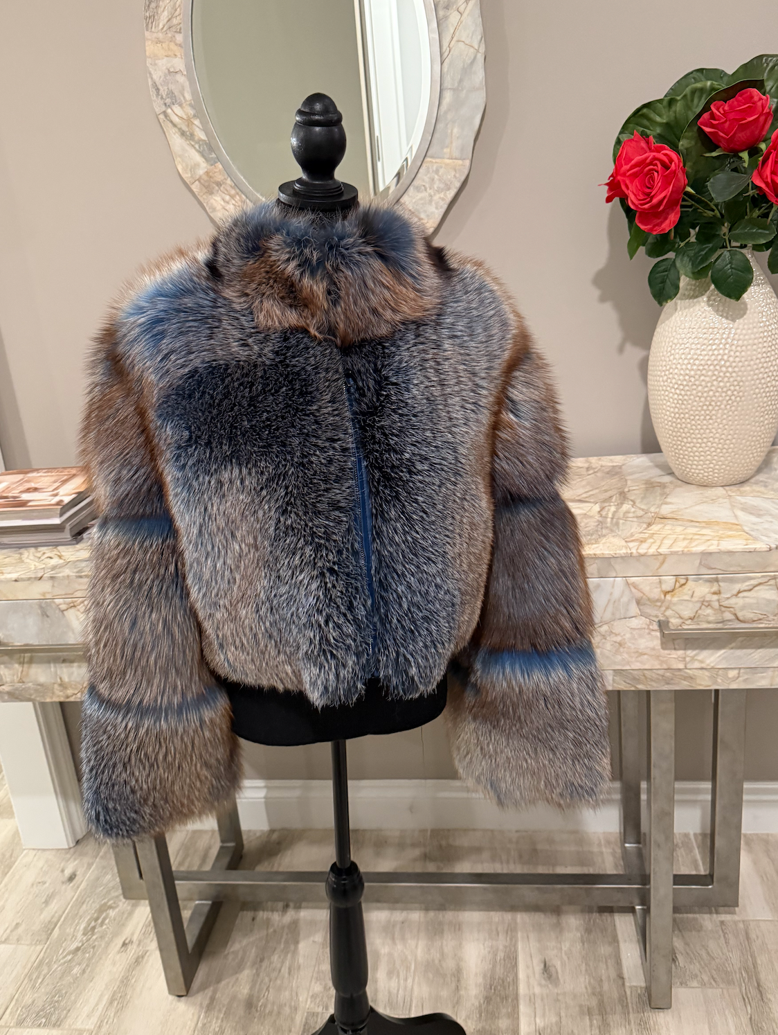 Size L: (Tara Jacket in Blue Verso)