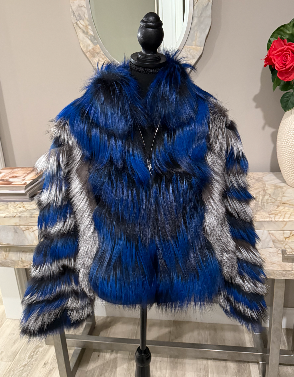 Size XXL: Thurmand in Royal blue and silver fox