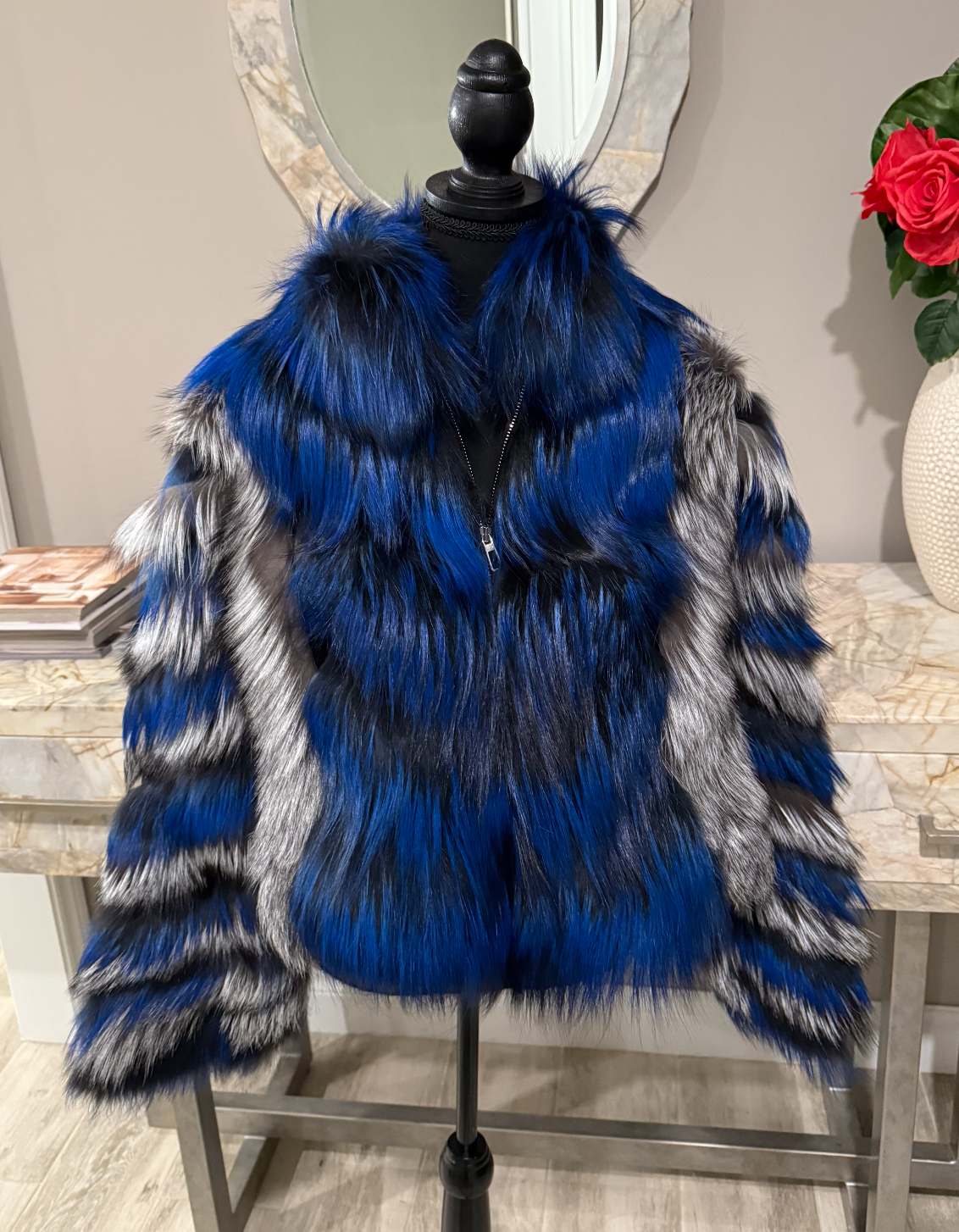Size XXL: Thurmand in Royal blue and silver fox