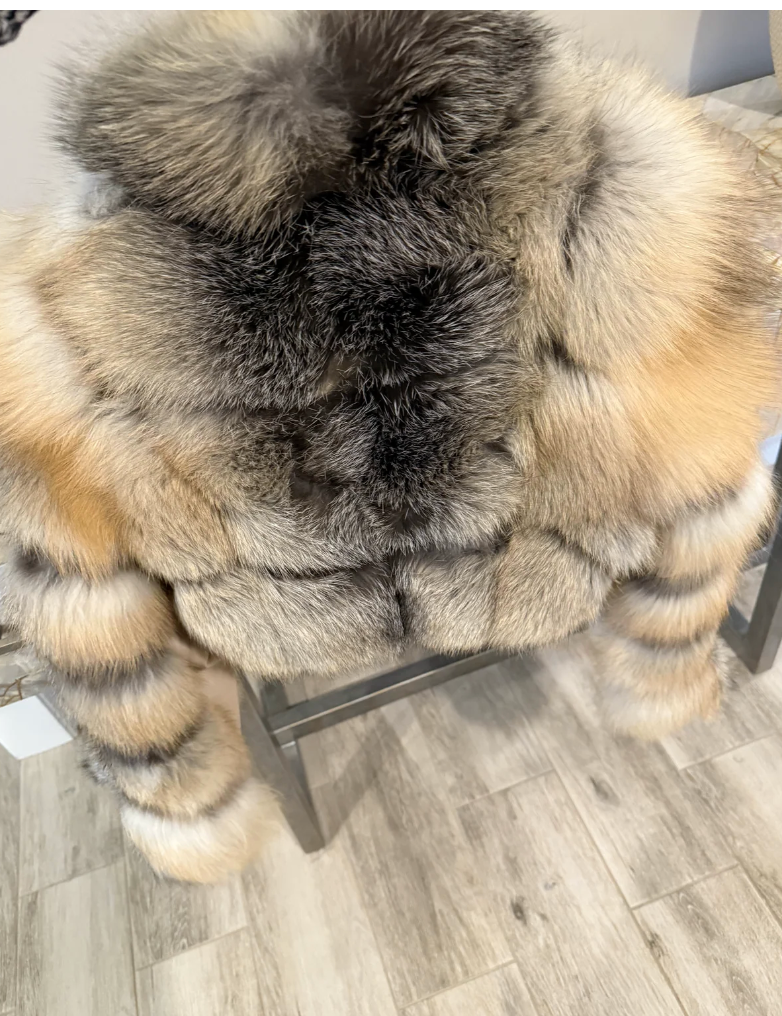 Best fits size XXL: Chloe Golden island