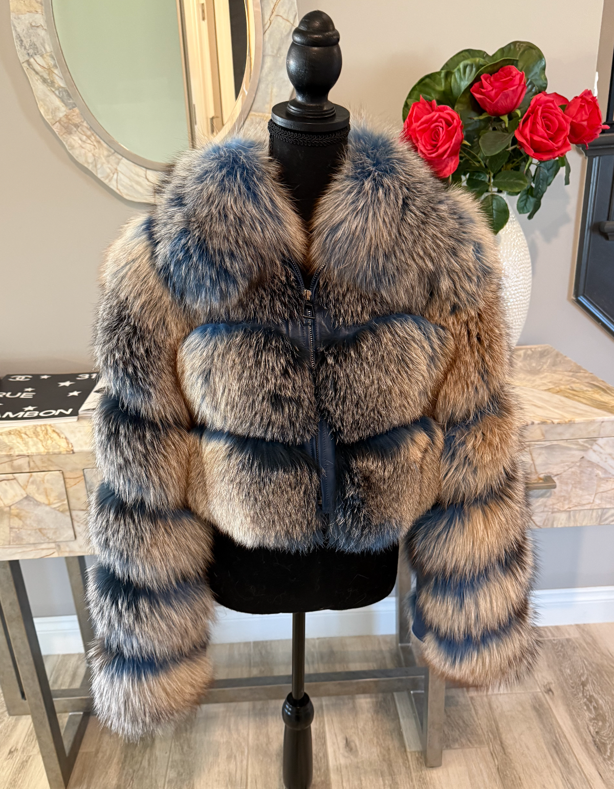 Best fits size M: Chloe lighter color