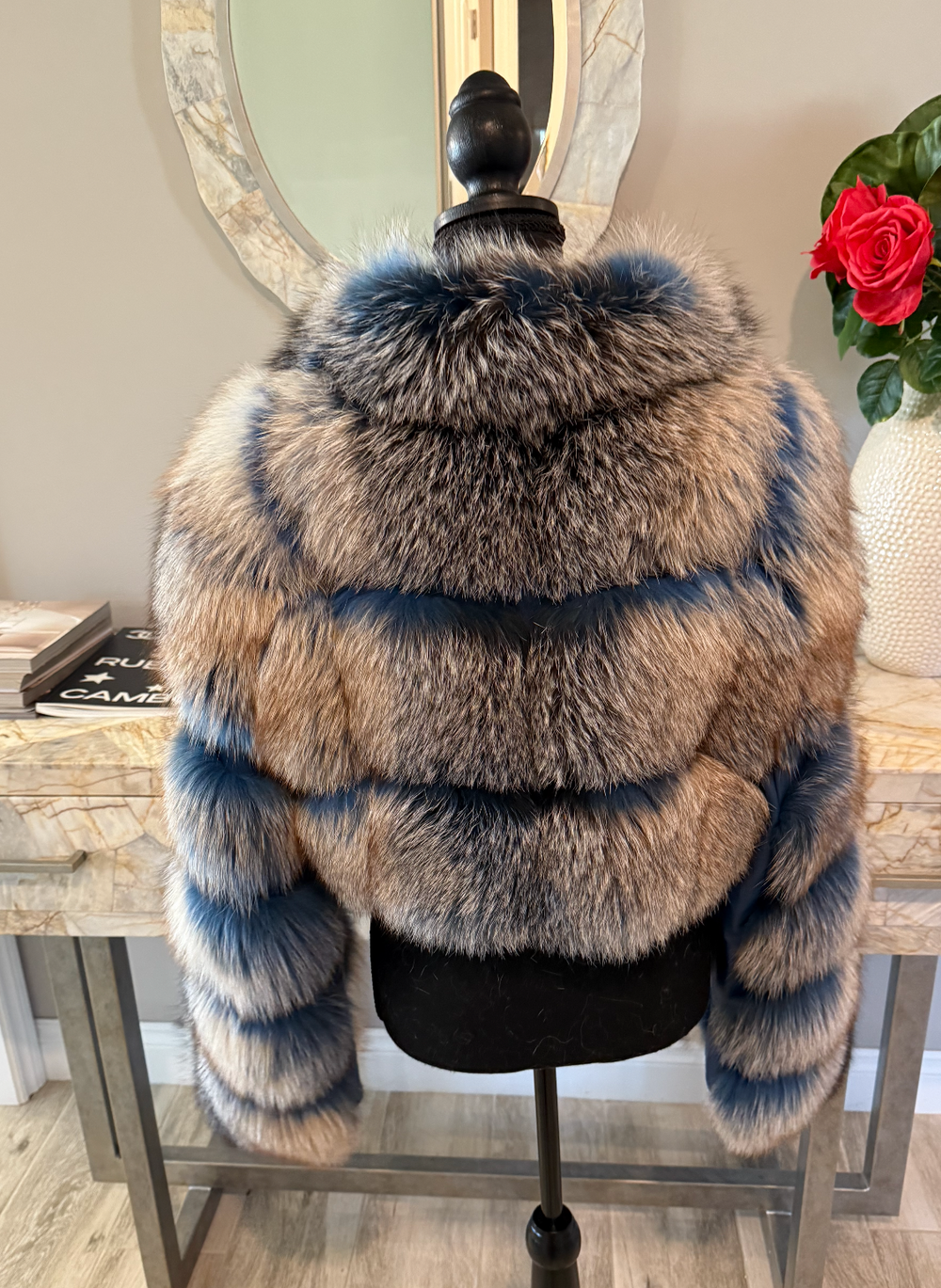 Best fits size M: Chloe lighter color