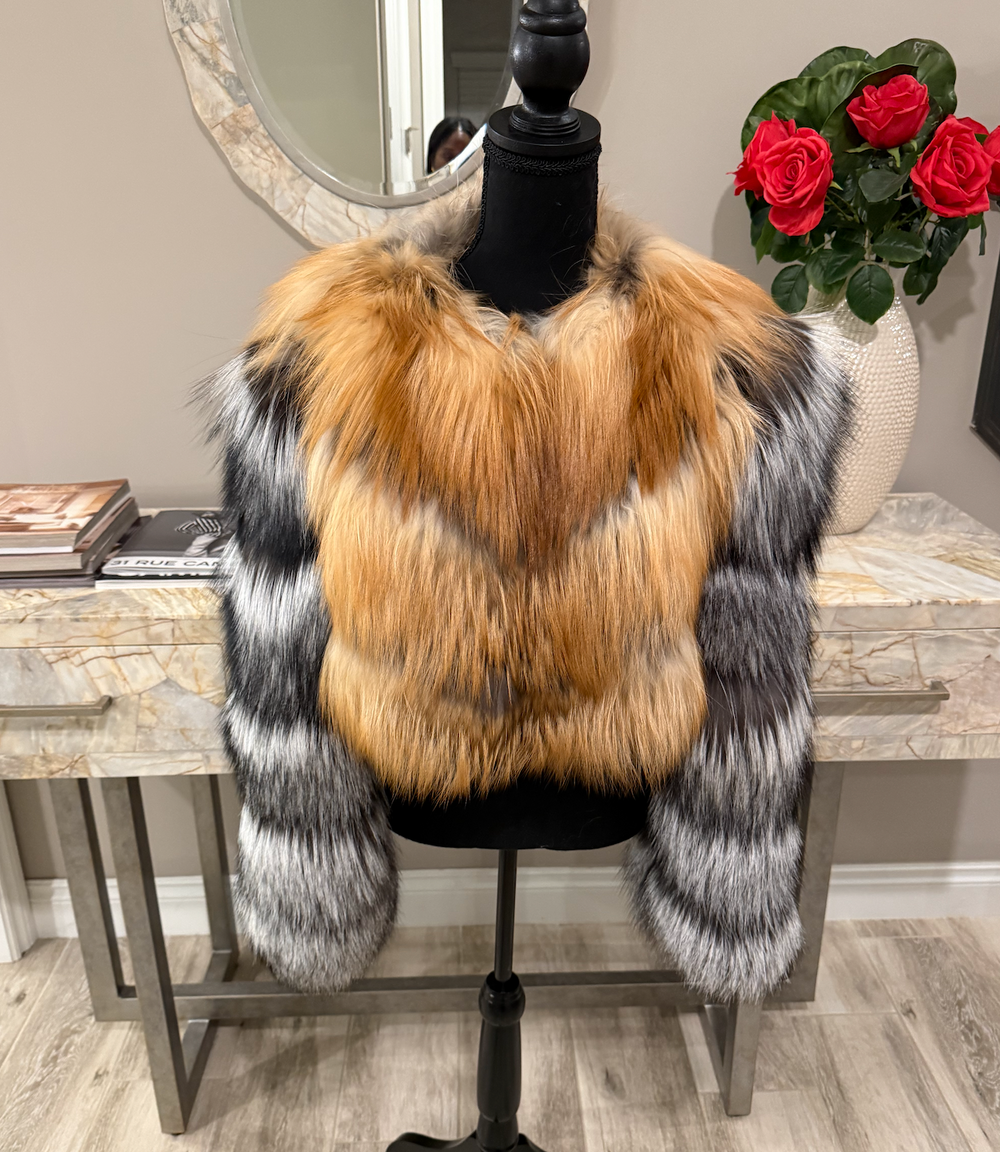 Fits size L/XL Silver fox and gold fox cropped jacket