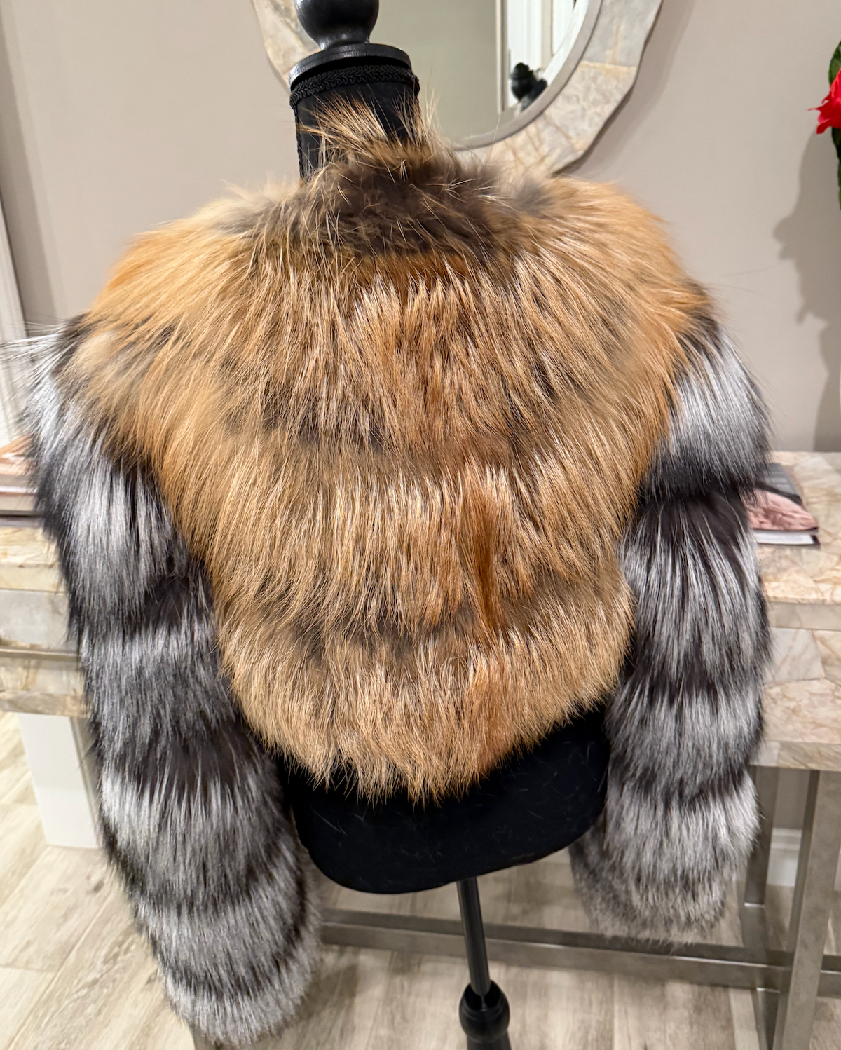 Fits size L/XL Silver fox and gold fox cropped jacket
