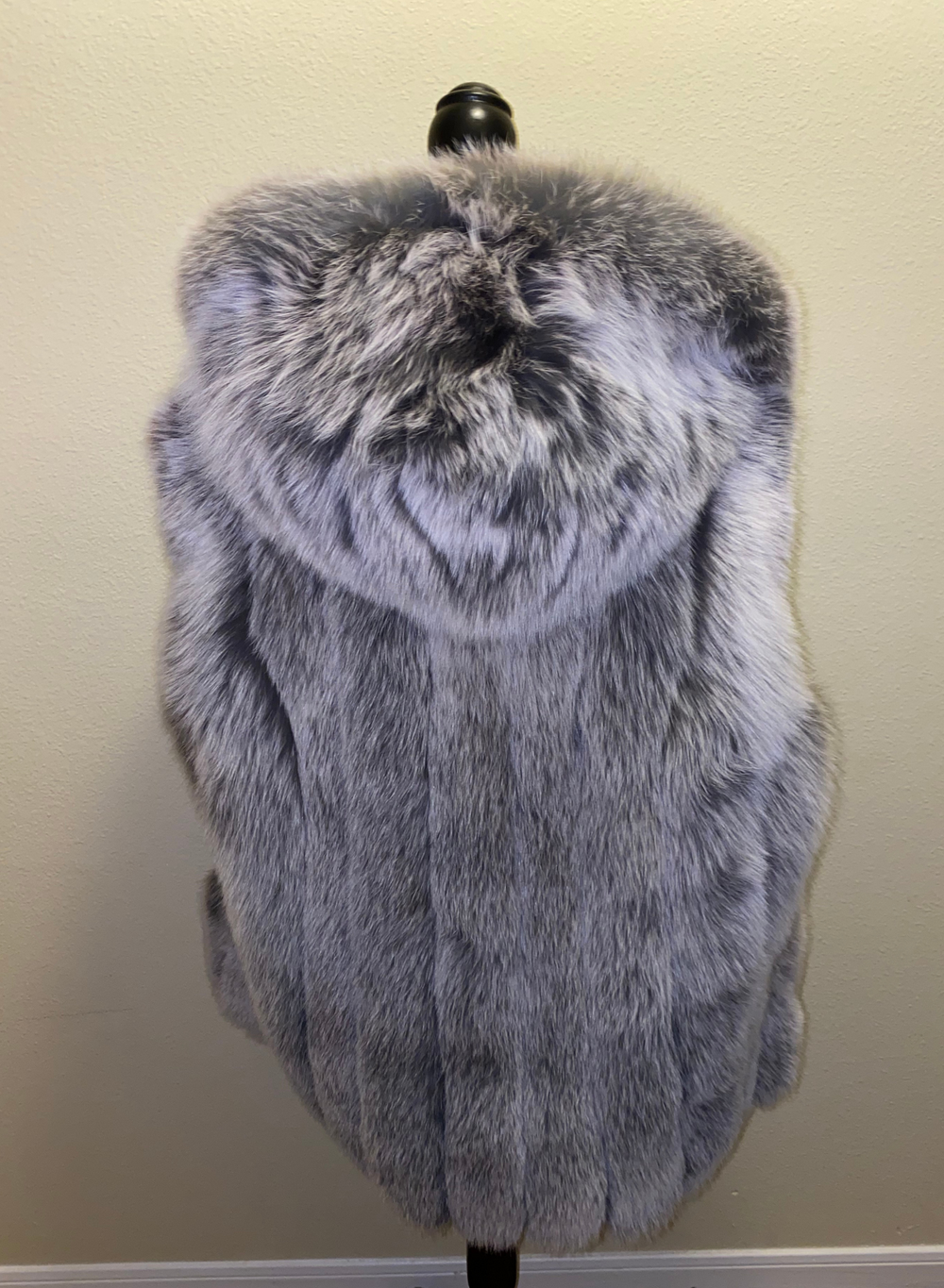 Plus Size 1x-2x . Hayden Fox Fur Vest