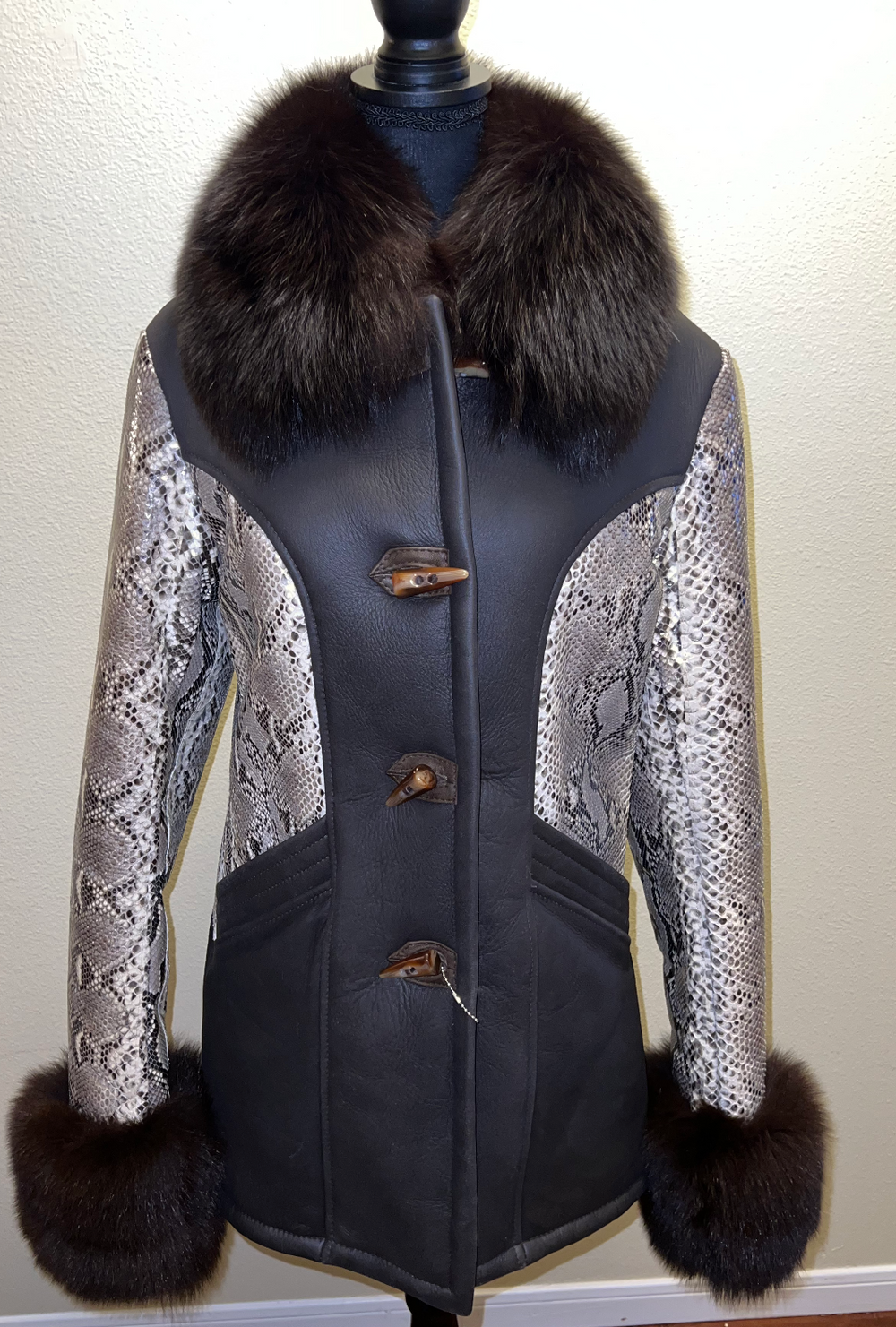 Size M: Shearling with Python