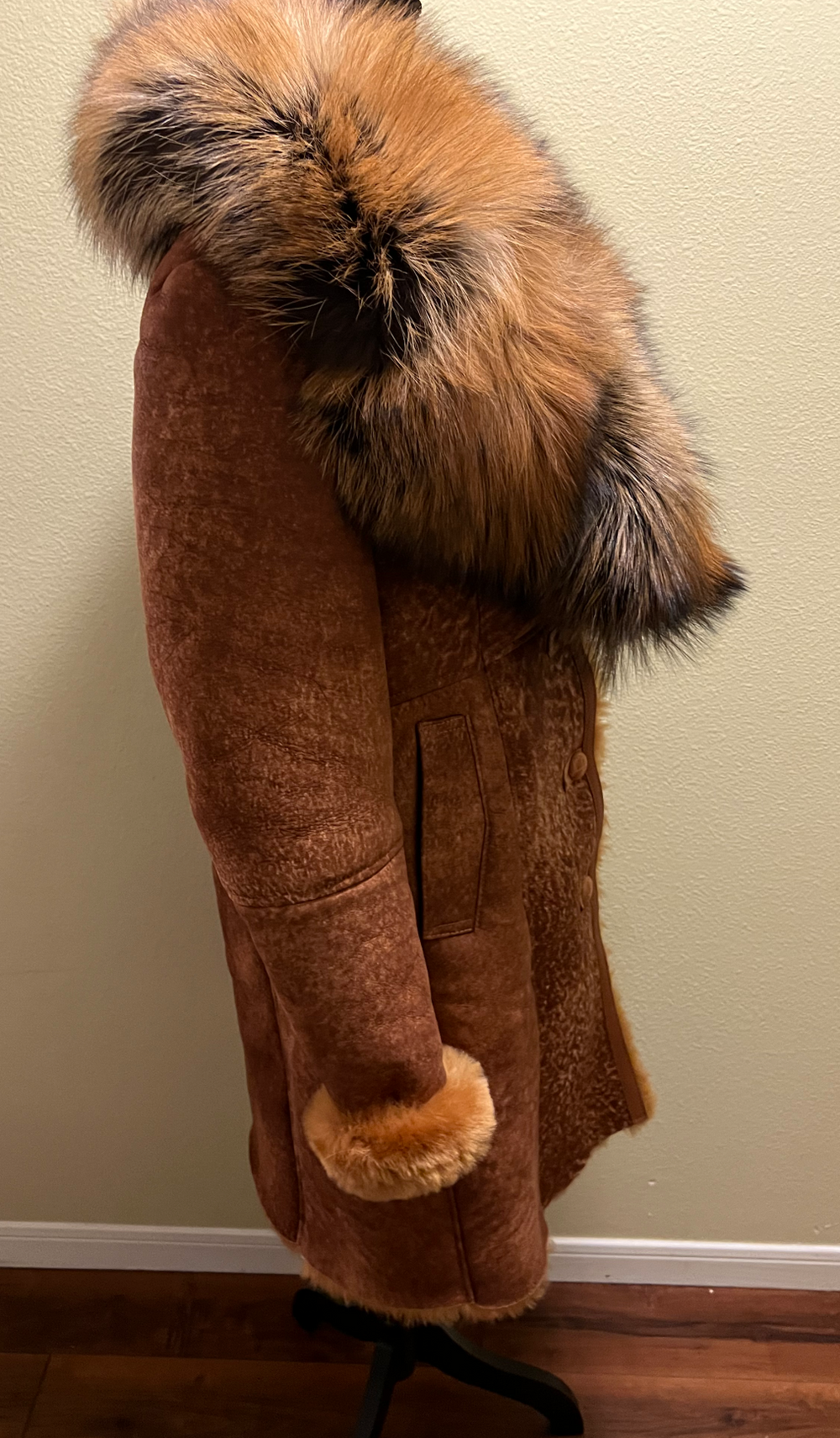 Size L Long Shearing with oversized Gold Fox Collar