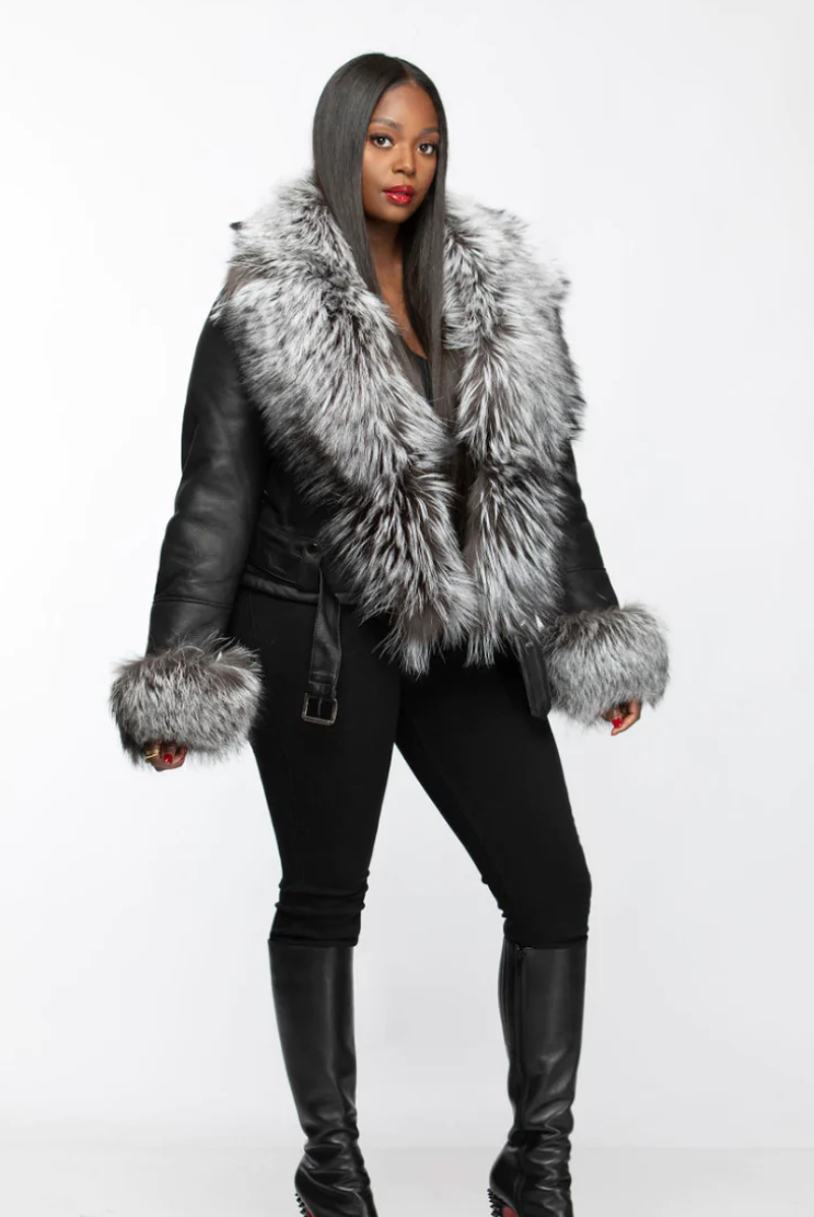 Size XL: Selma w/ Detachable hood