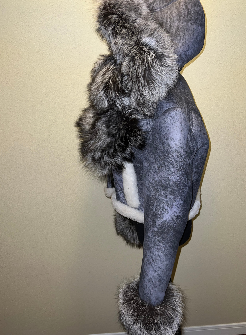 Queen II Shearling Detachable Hood (Silver Fox)