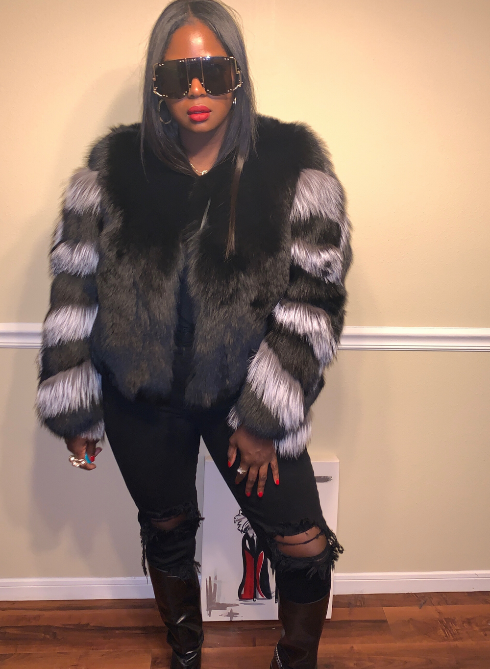 Silver fox tiger stripe sleeve . Size L.