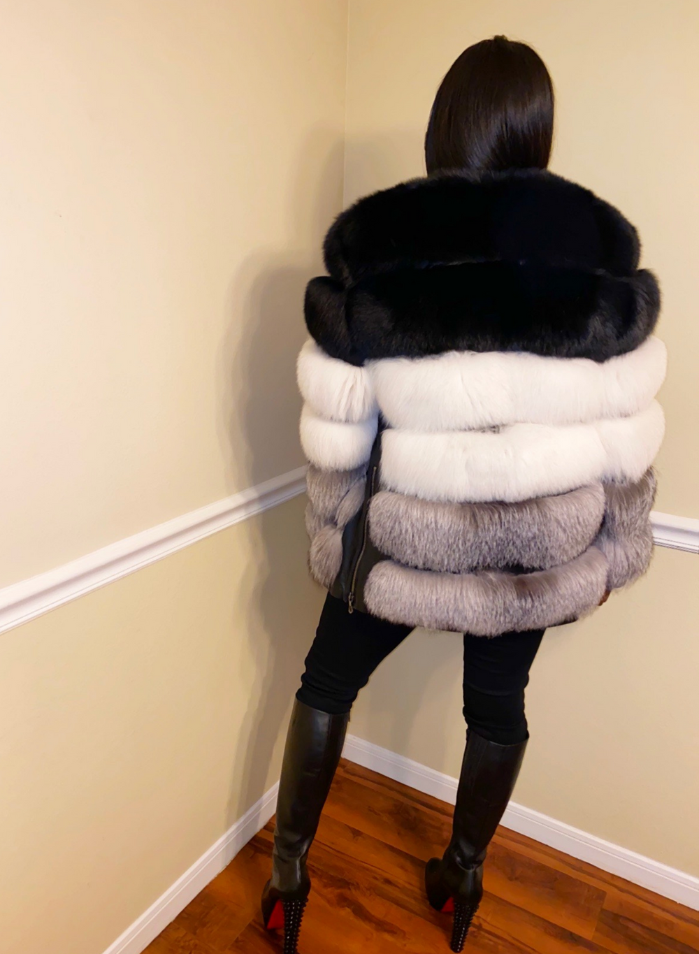 Size M Tricolor Fox Fur Coat